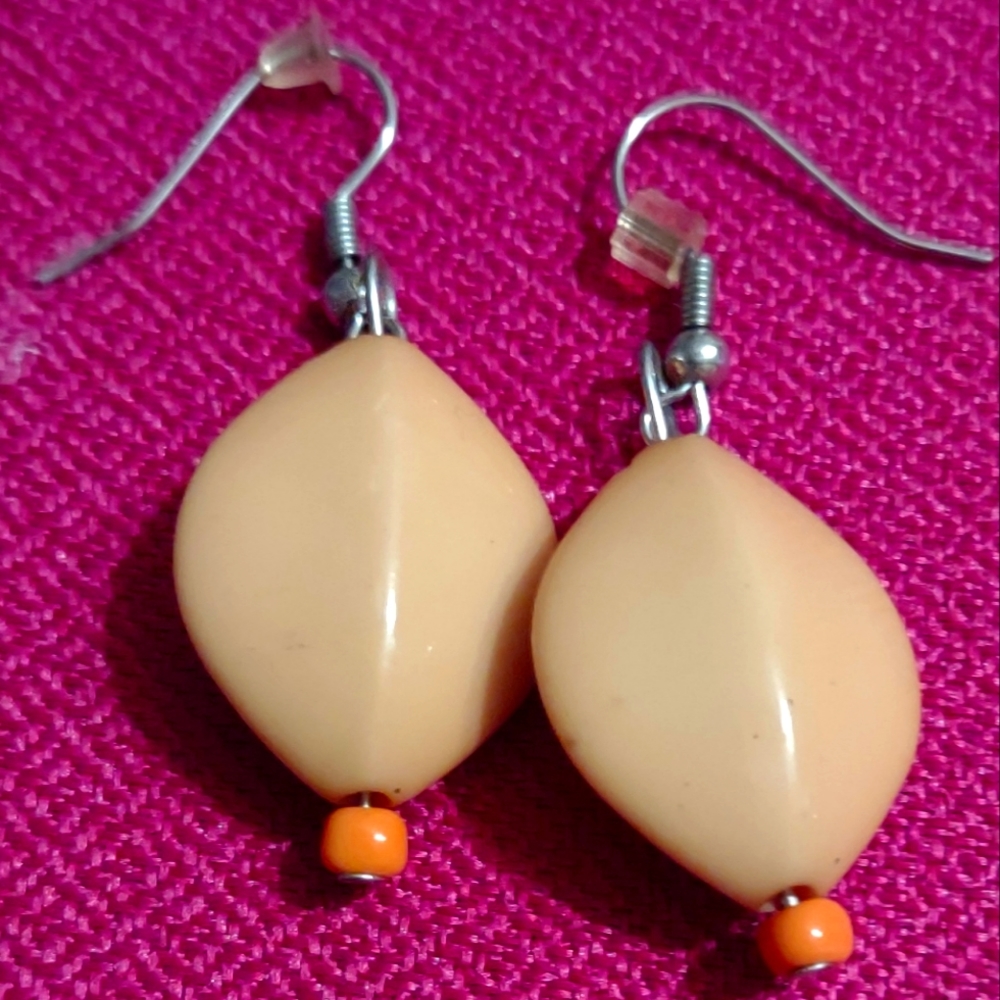 Jewelry - Picture 3 of 4